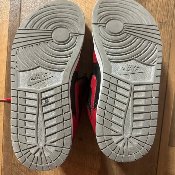 Jordan 1 Low SE "Split" - Picture 7 of 8